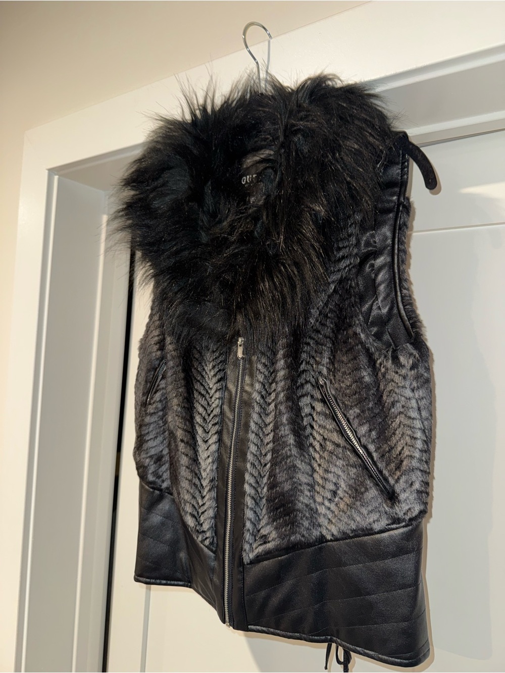 Guess Black Quilted Faux Fur-Trim Vest
